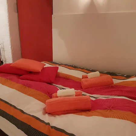 Under The Castle Apartament