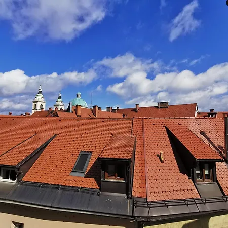 Under The Castle Apartment Ljubljana