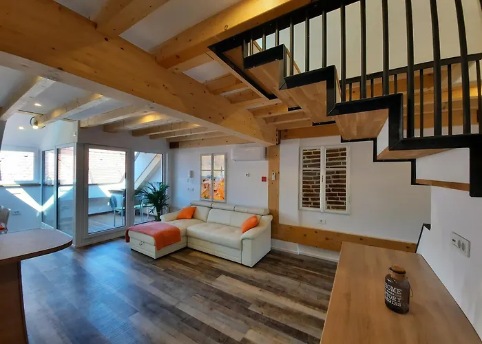 Under The Castle 아파트