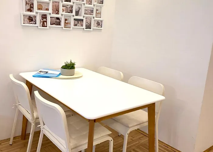 Under The Castle Apartament *