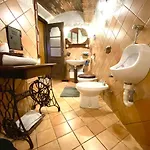 Under The Castle Апартаменти Любляна